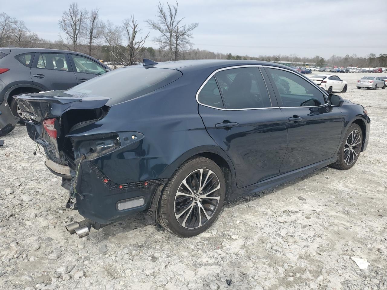 2019 TOYOTA CAMRY L - Фото 3
