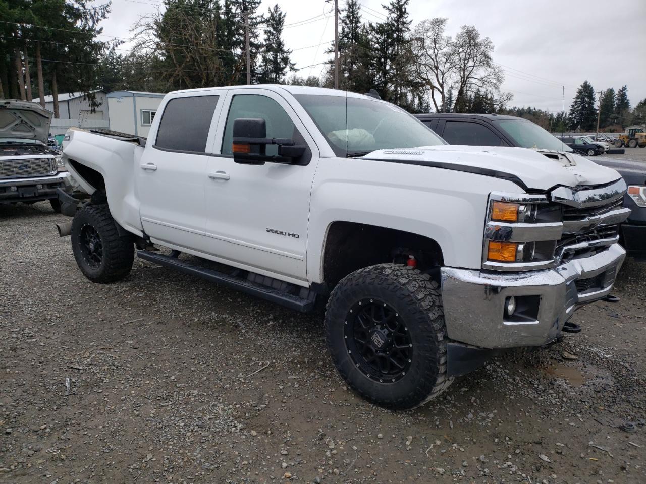2017 CHEVROLET SILVERADO - Image 4