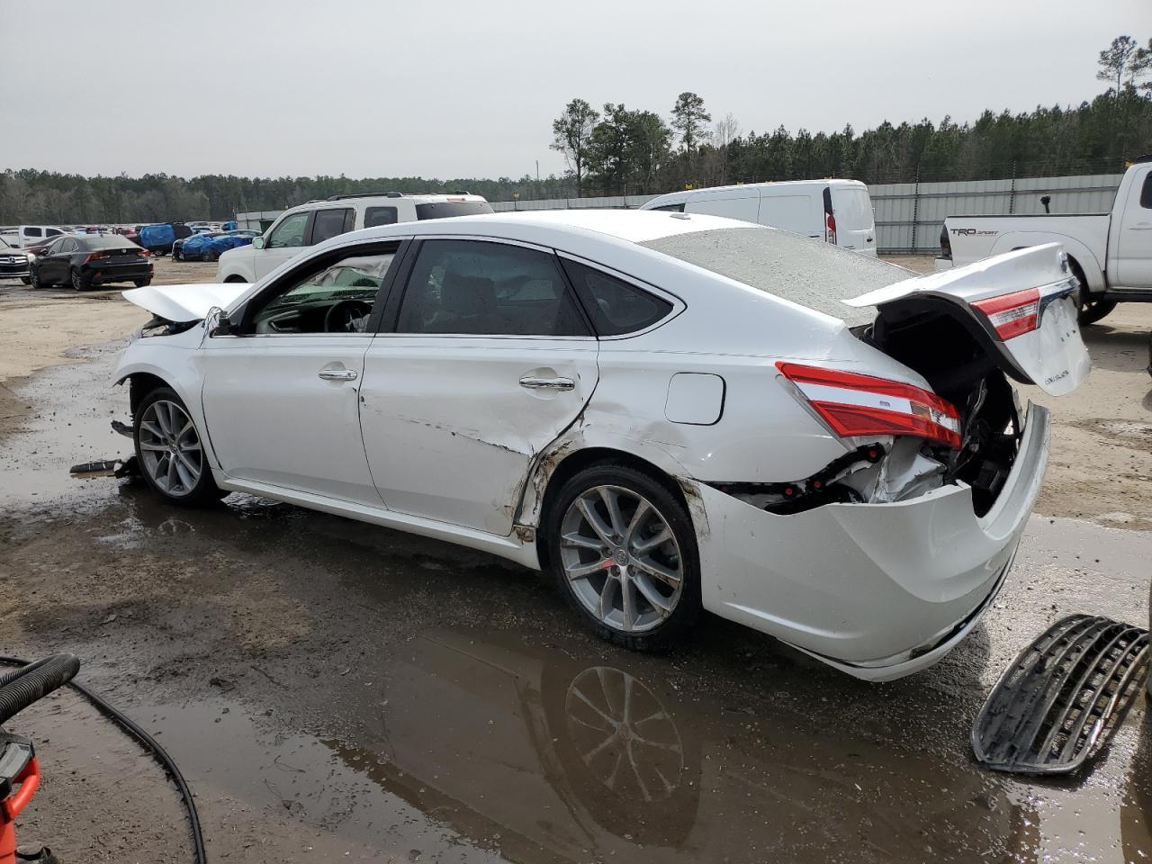 2015 TOYOTA AVALON XLE - Image 2