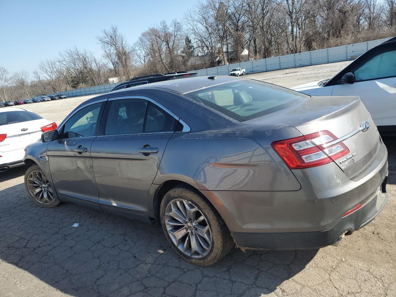 2013 FORD TAURUS LIM - Image 2