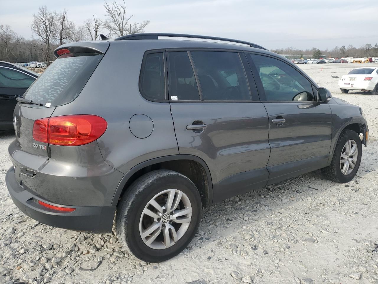 2015 VOLKSWAGEN TIGUAN S - Image 3