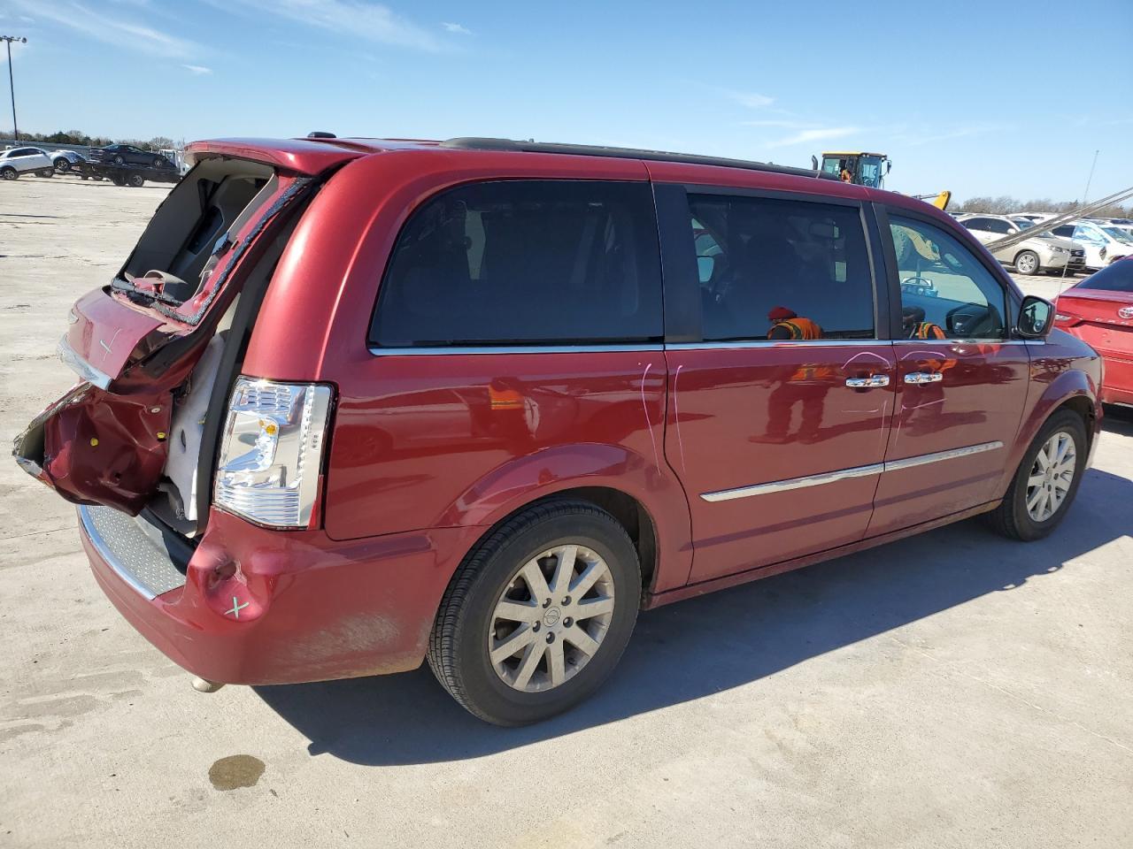 2014 CHRYSLER TOWN & COU - Фото 3