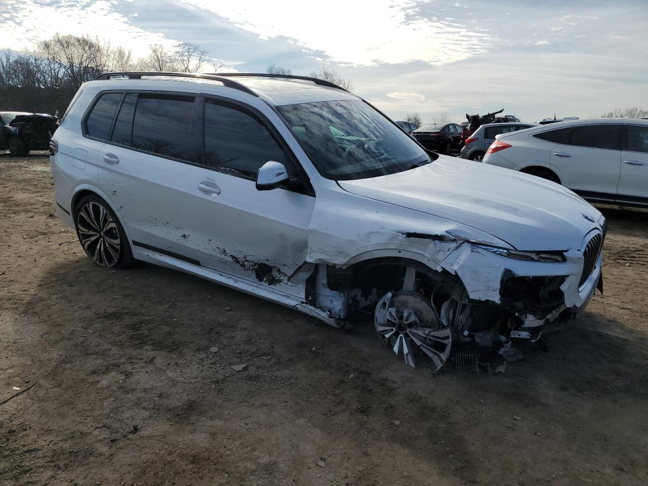 2024 BMW X7 XDRIVE4 - Image 4