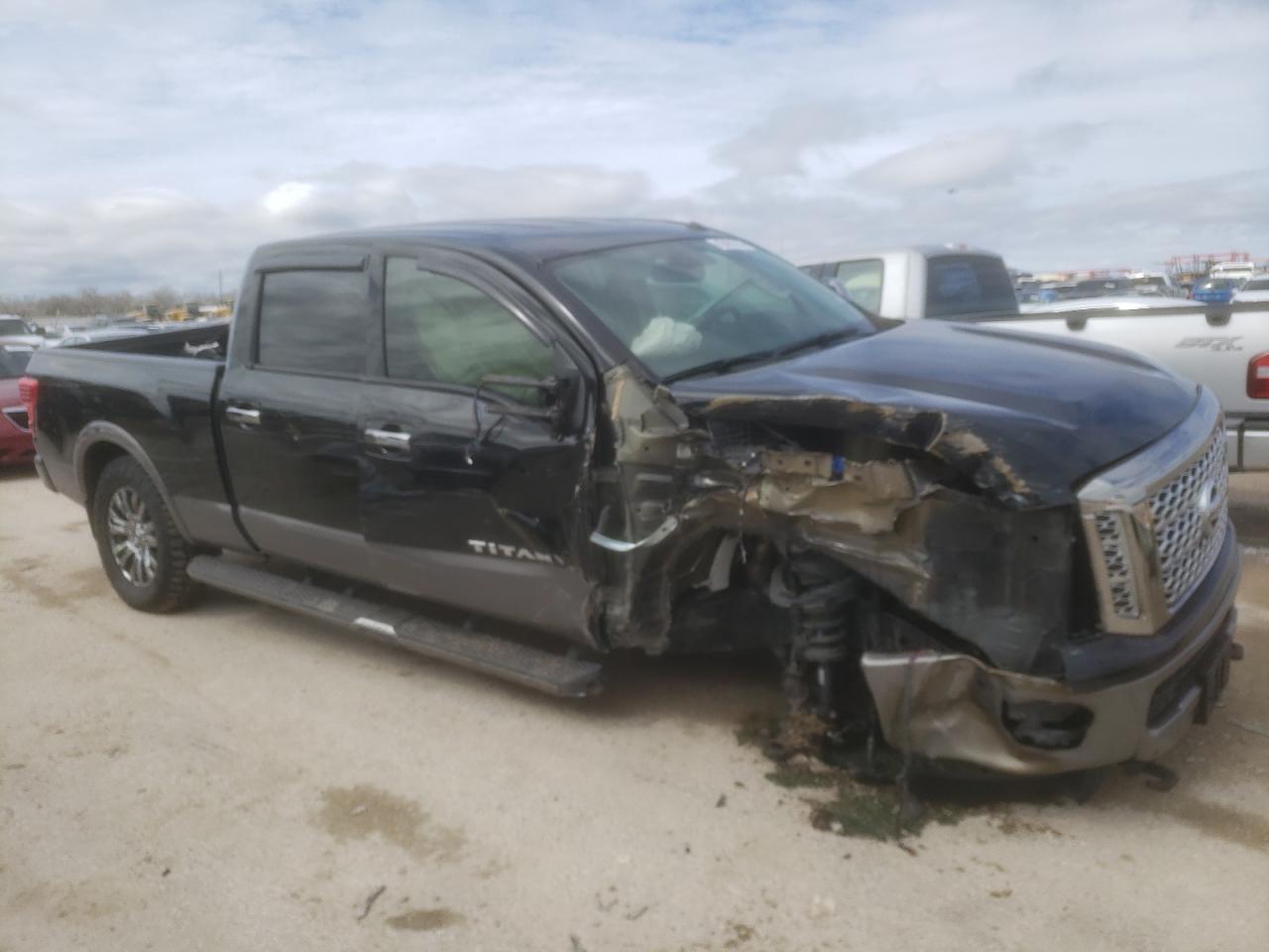 2017 NISSAN TITAN XD S - Фото 4