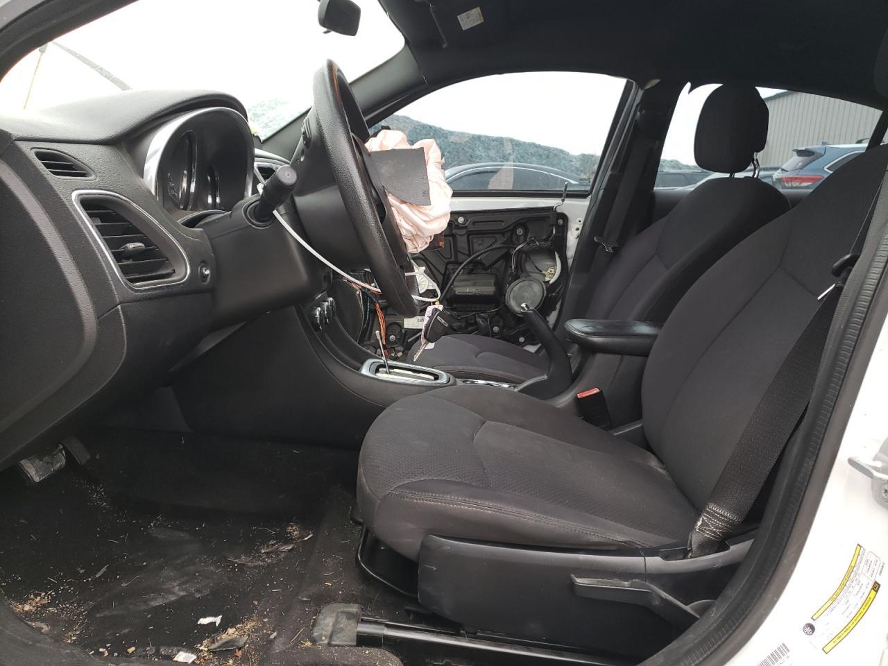 2013 CHRYSLER 200 LX - Фото 7