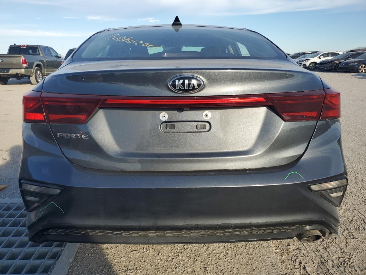 2021 KIA FORTE FE - Фото 6