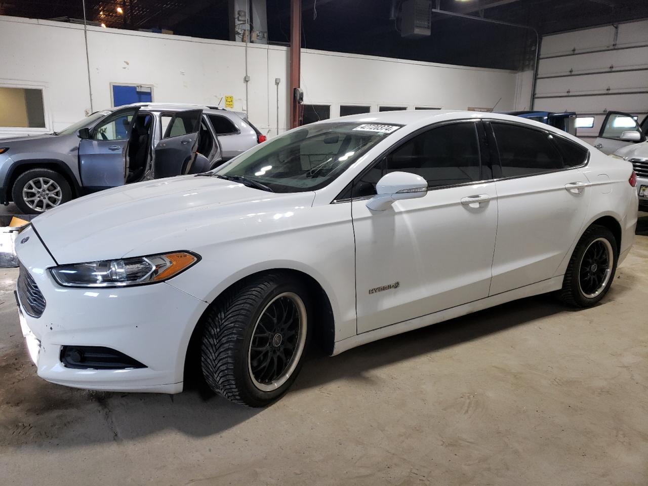 2014 FORD FUSION SE car image