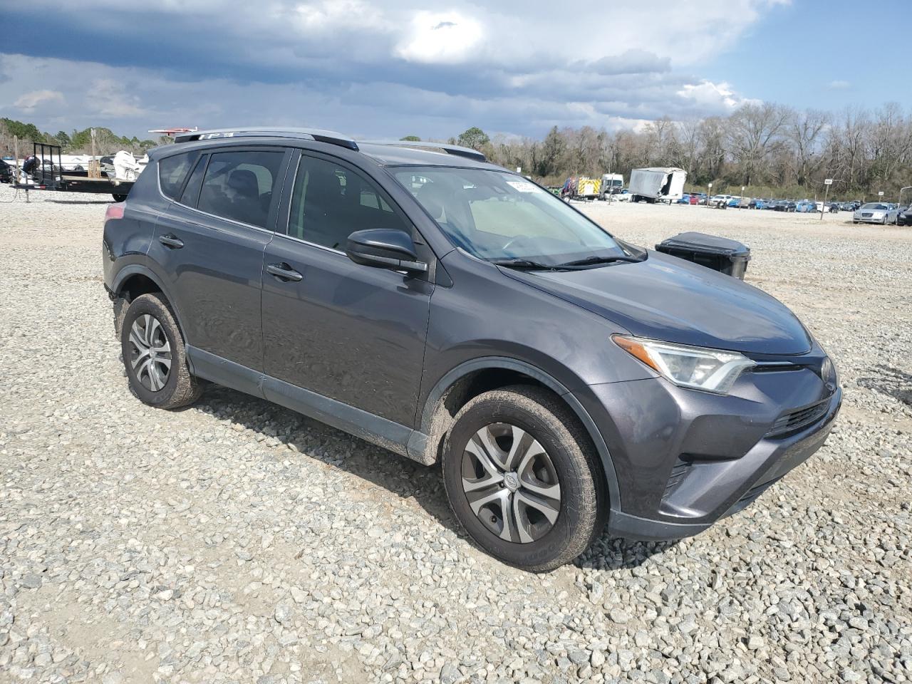 2017 TOYOTA RAV4 LE - Image 4