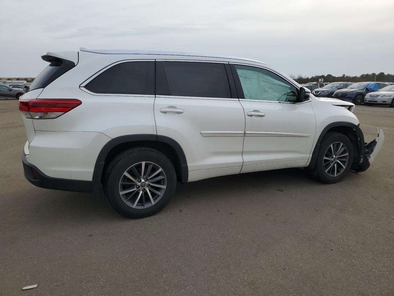 2018 TOYOTA HIGHLANDER - Image 3