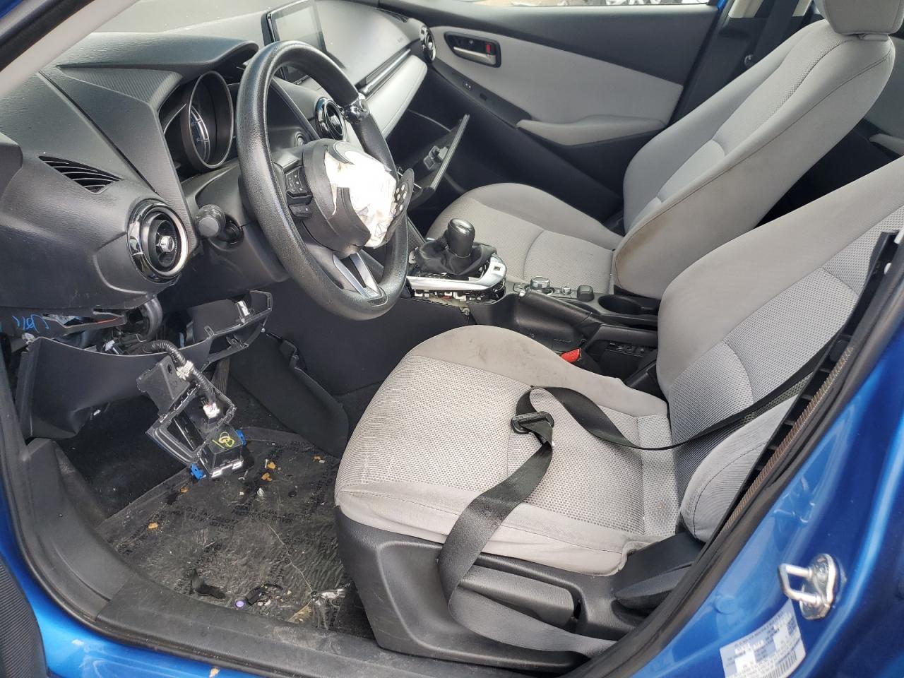 2020 TOYOTA YARIS LE - Фото 7