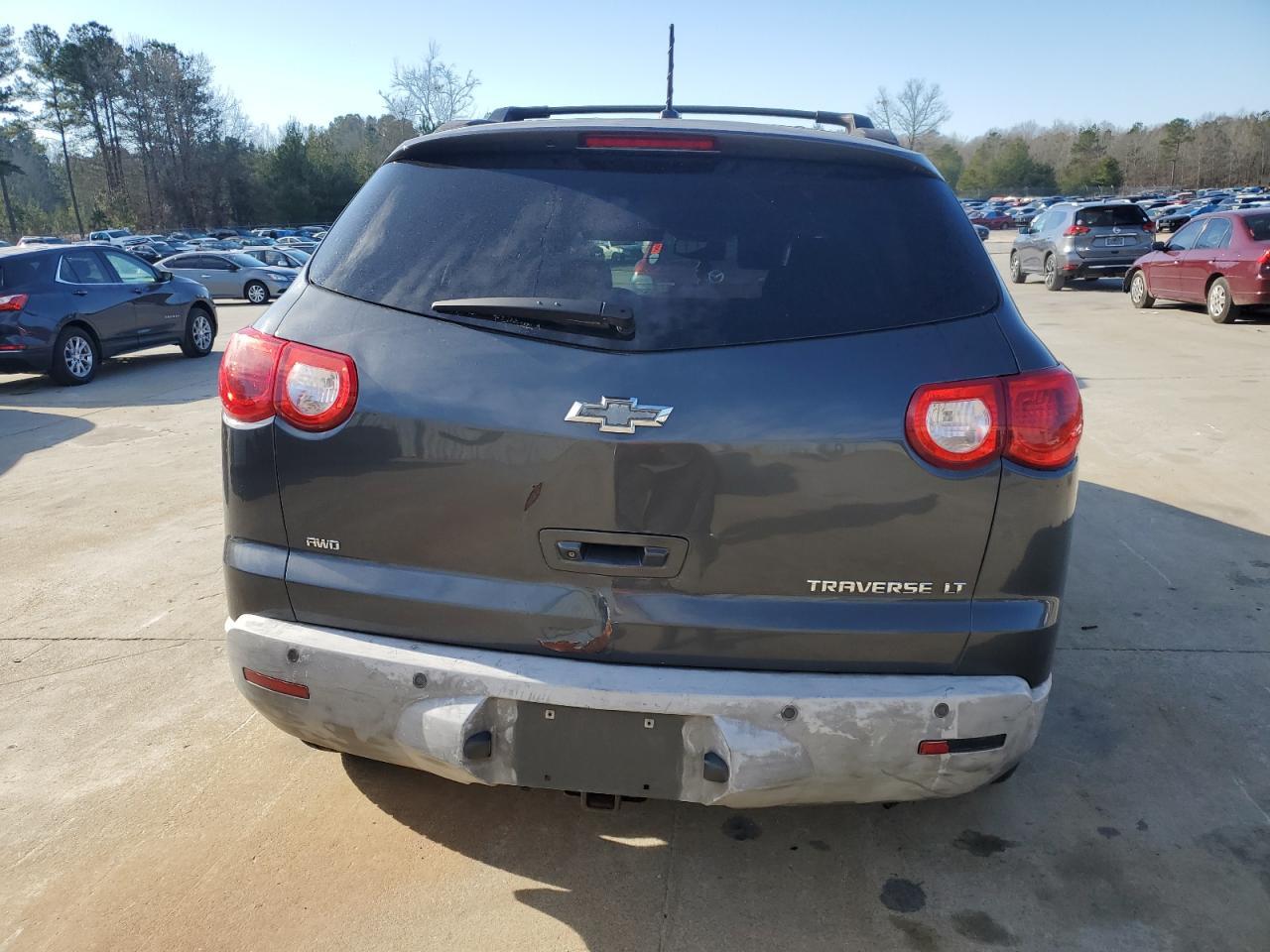 2011 CHEVROLET TRAVERSE L - Image 6