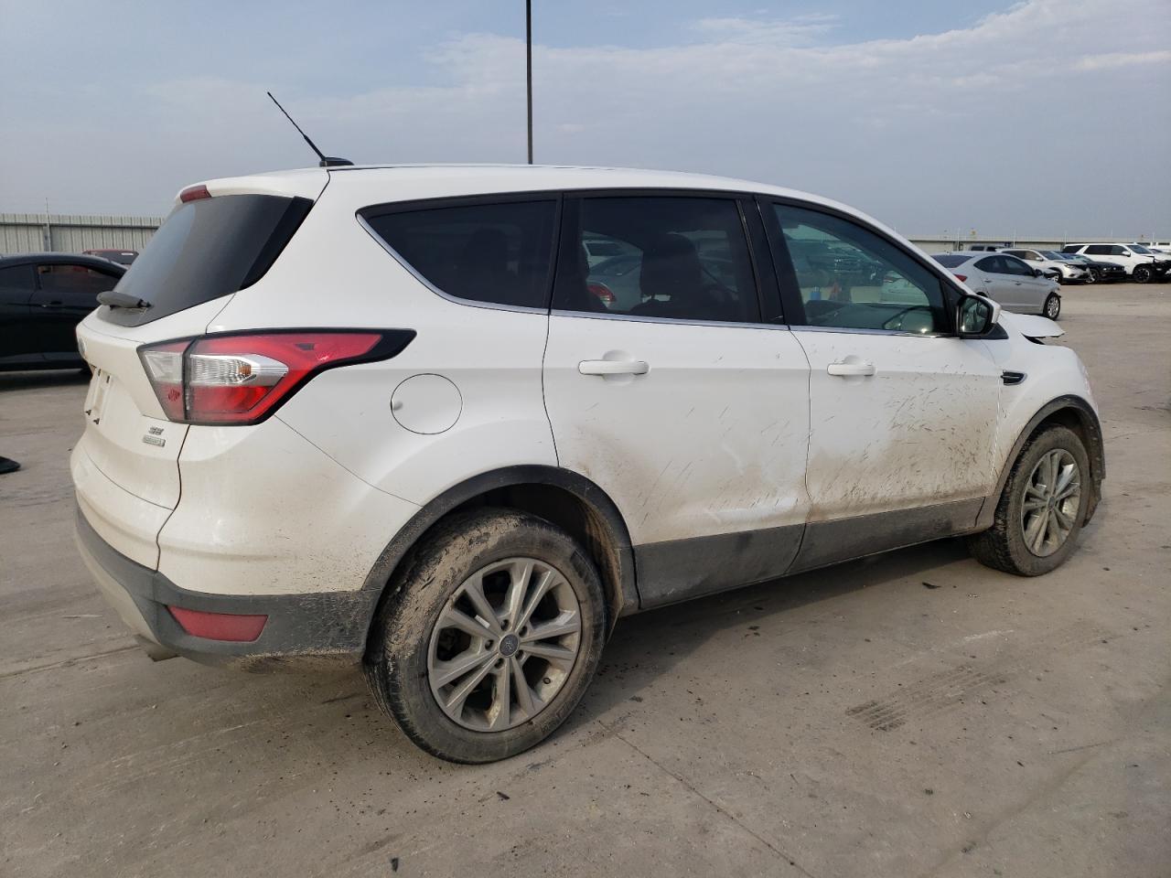 2017 FORD ESCAPE SE - Image 3
