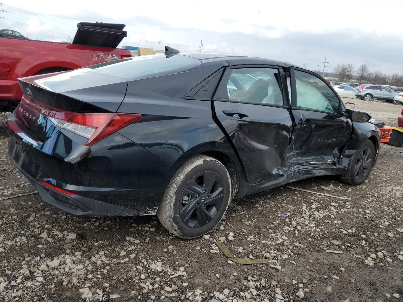 2023 HYUNDAI ELANTRA SE - Фото 3