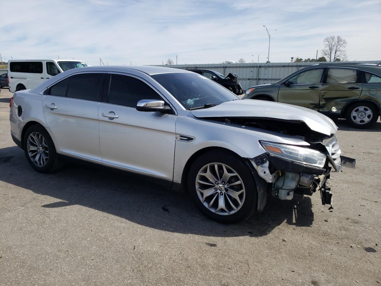 2013 FORD TAURUS LIM - Image 4