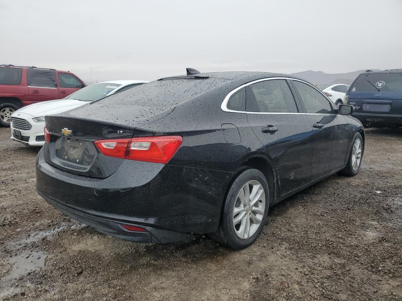 2017 CHEVROLET MALIBU LT - Image 3