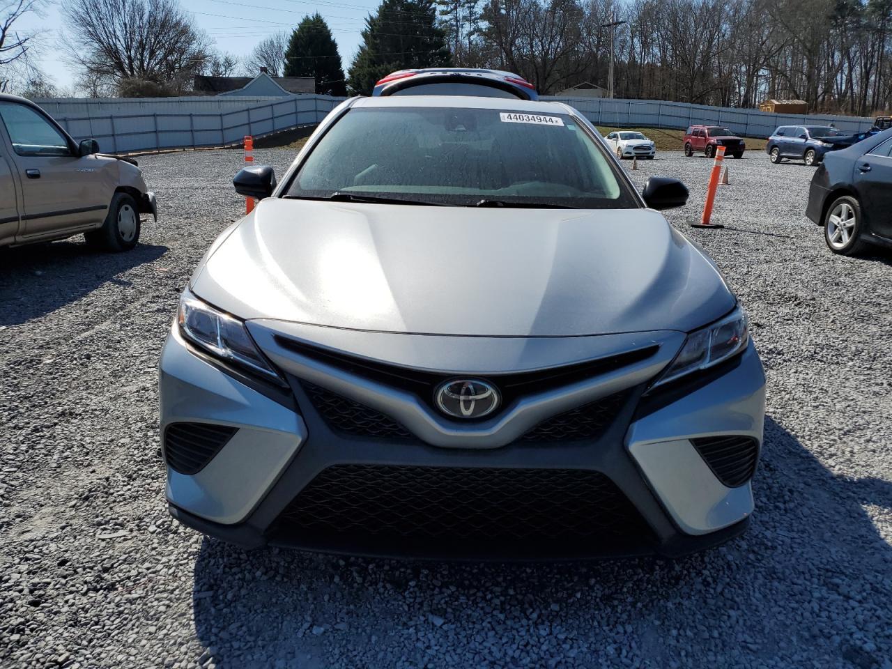 2020 TOYOTA CAMRY SE - Image 5
