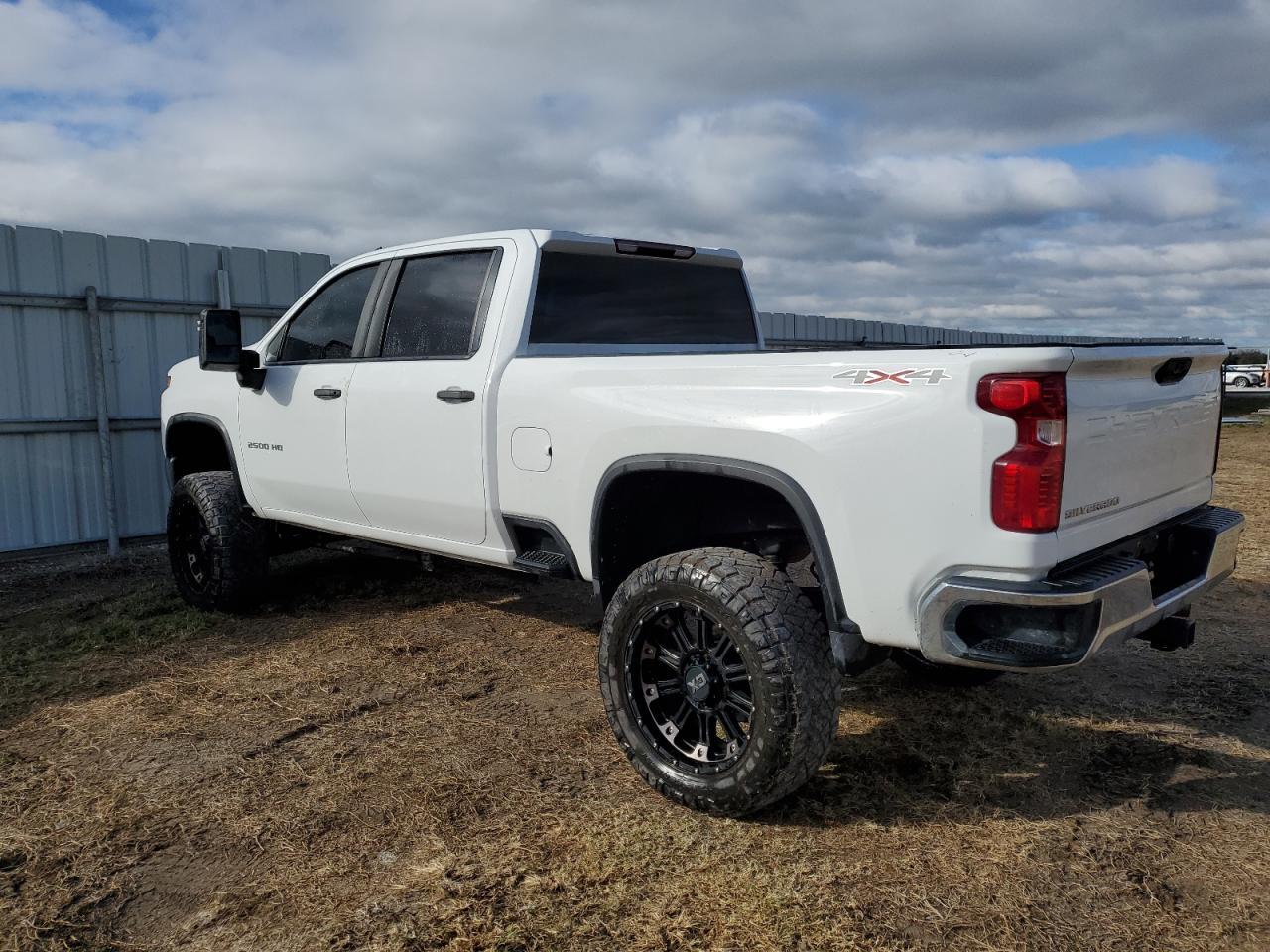 2021 CHEVROLET SILVERADO - Фото 2