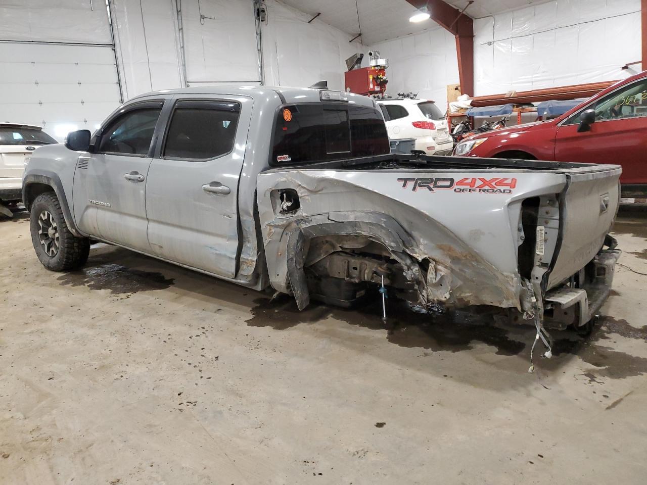 2018 TOYOTA TACOMA DOU - Фото 2