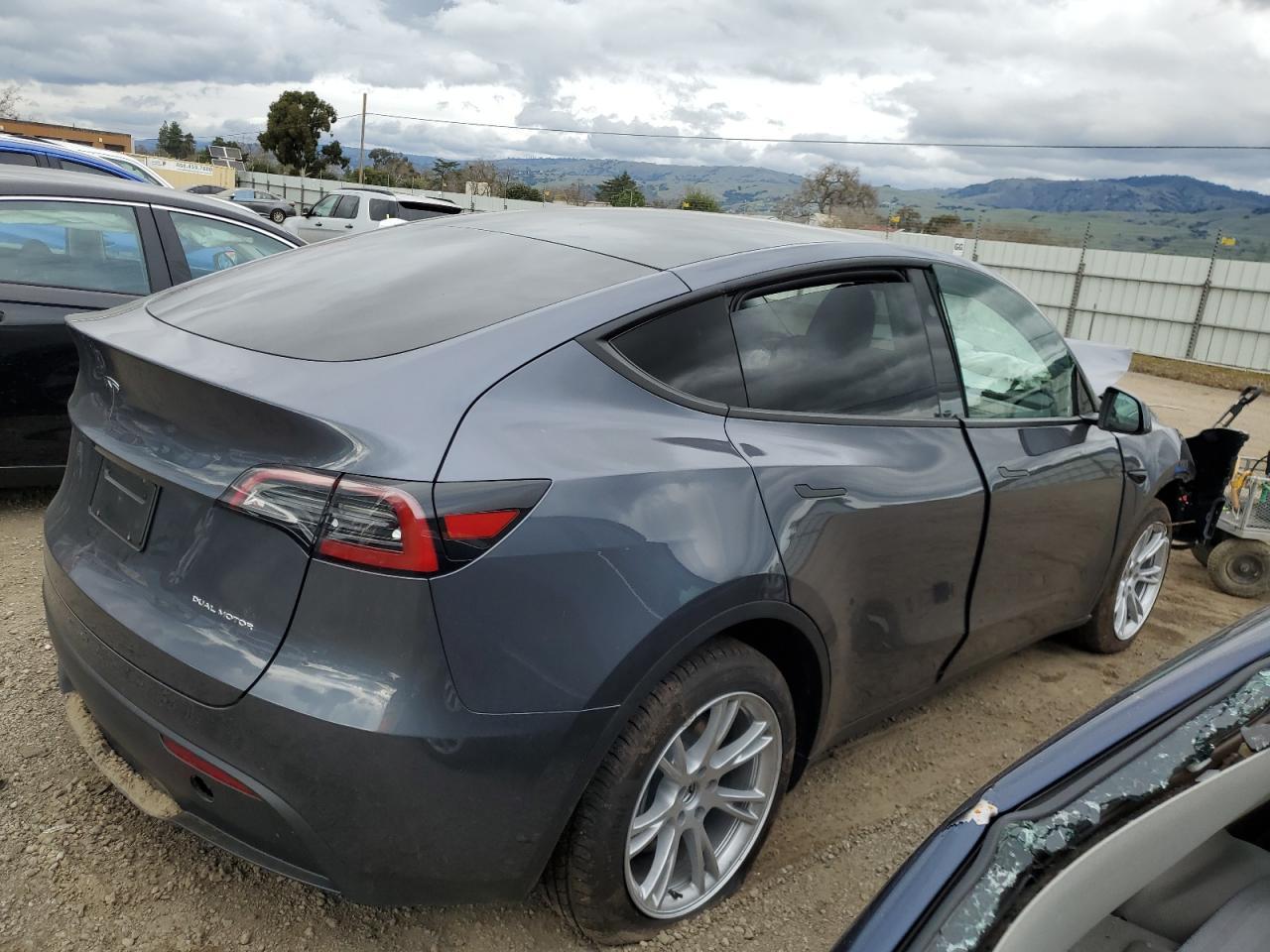 2023 TESLA MODEL Y - Фото 3