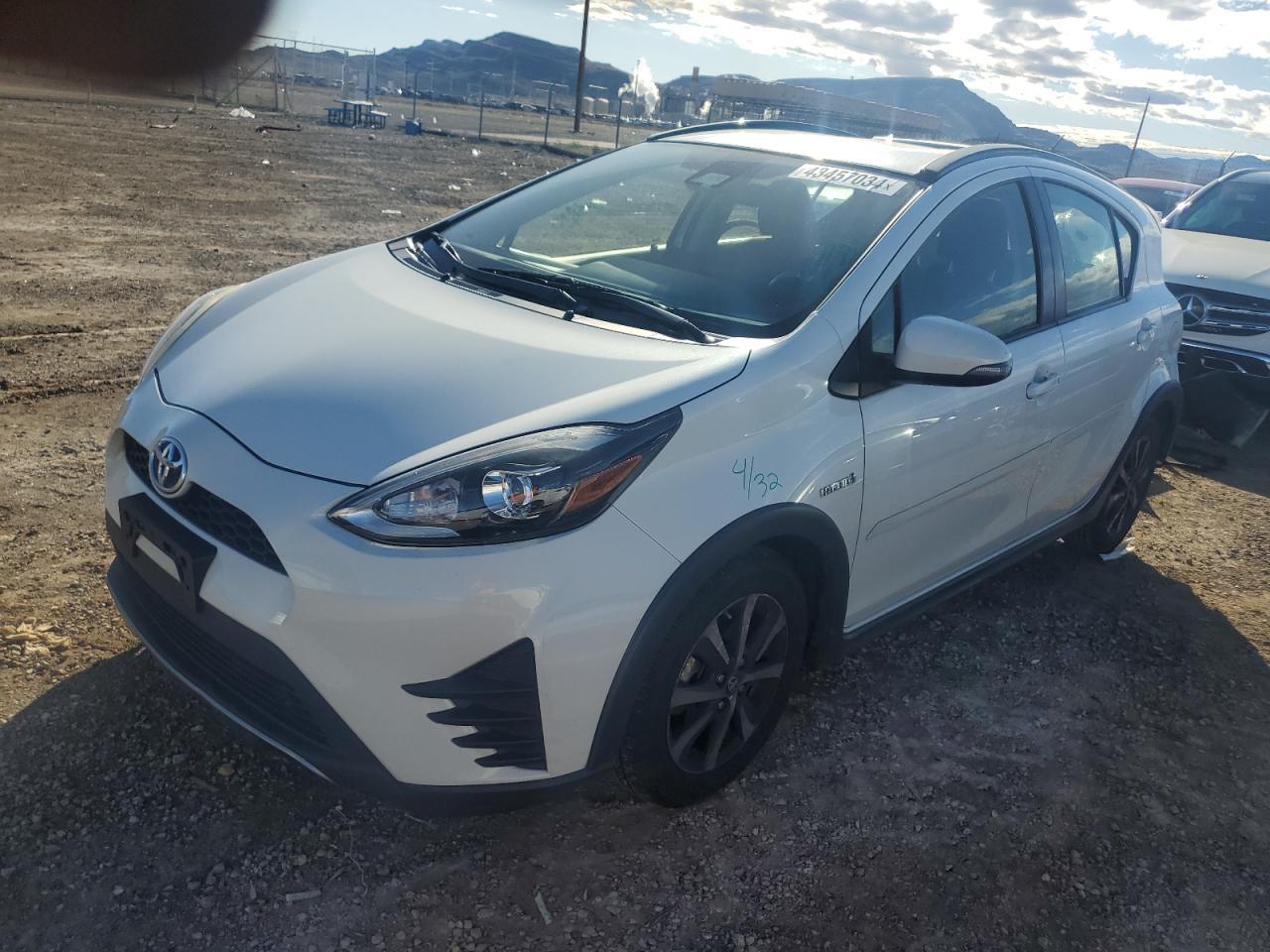 2018 TOYOTA PRIUS C car image