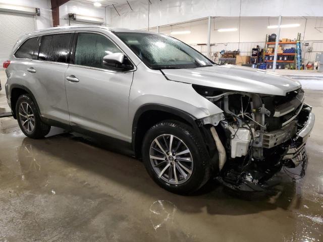 2019 Toyota Highlander Se - Фото 4