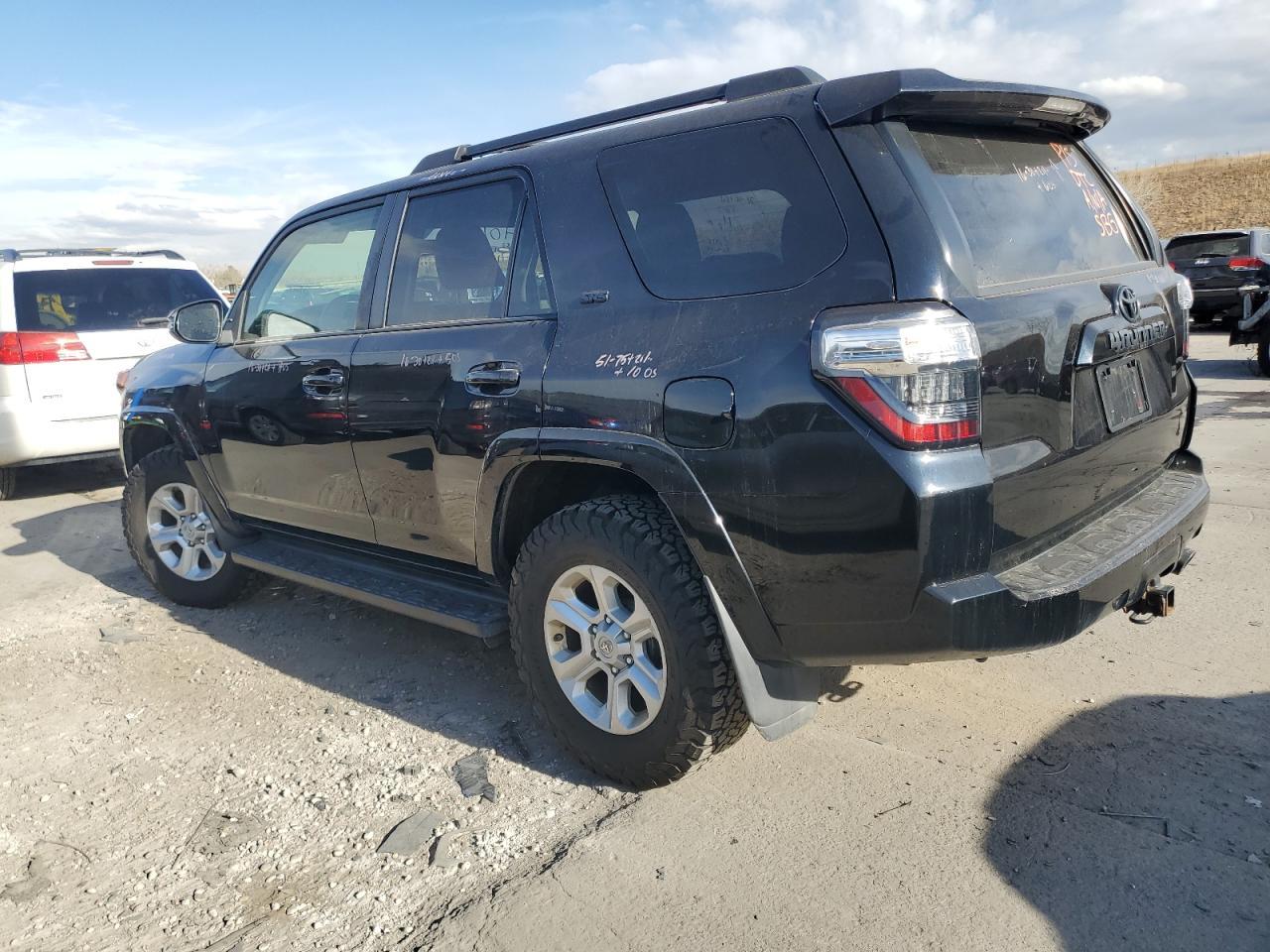 2017 TOYOTA 4RUNNER SR - Image 2