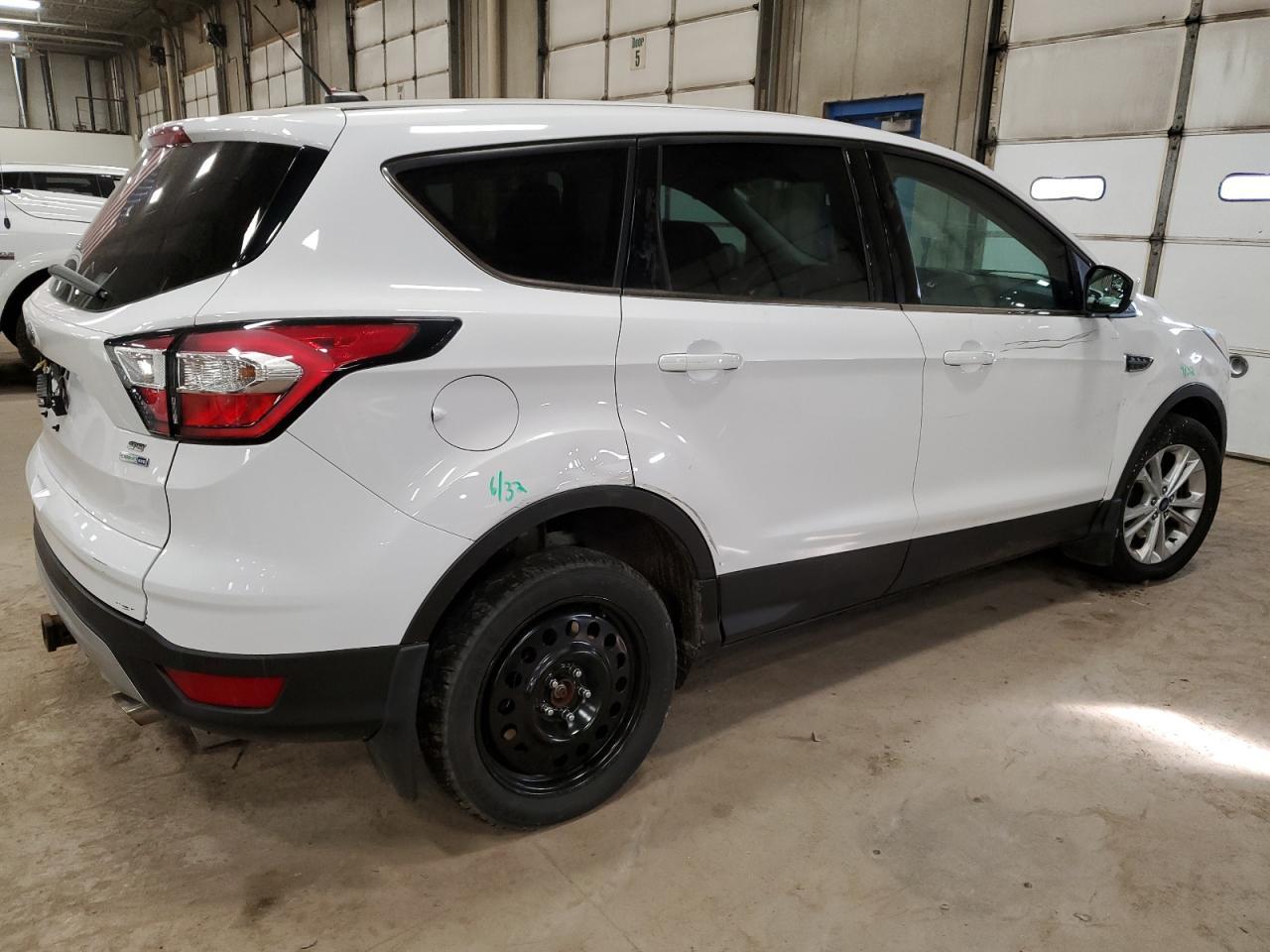2017 FORD ESCAPE SE - Фото 3