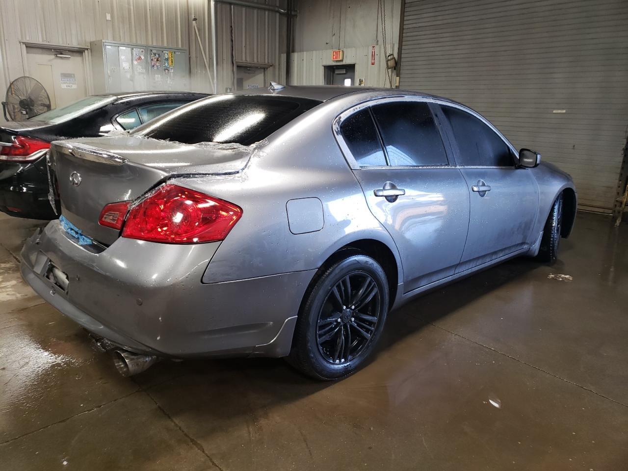2012 INFINITI G37 - Image 3