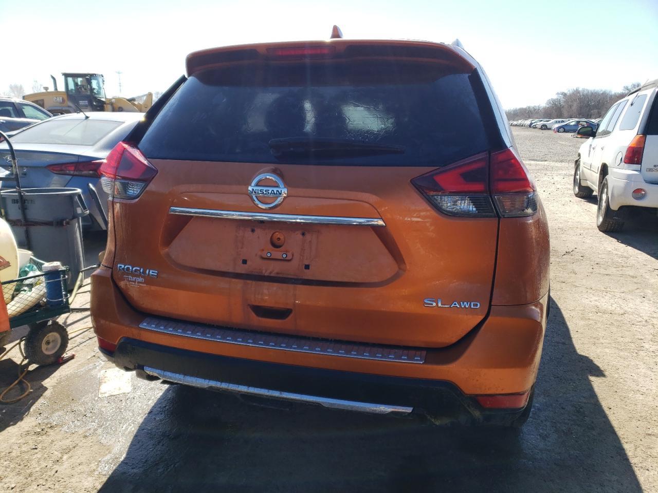 2017 NISSAN ROGUE S - Фото 6
