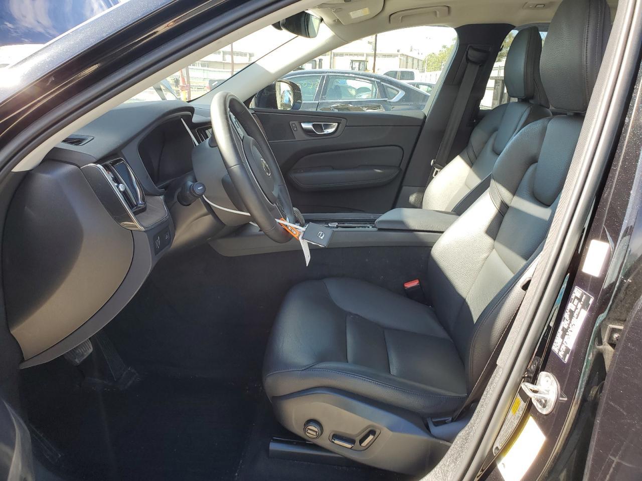 2022 VOLVO XC60 B5 MO - Фото 7