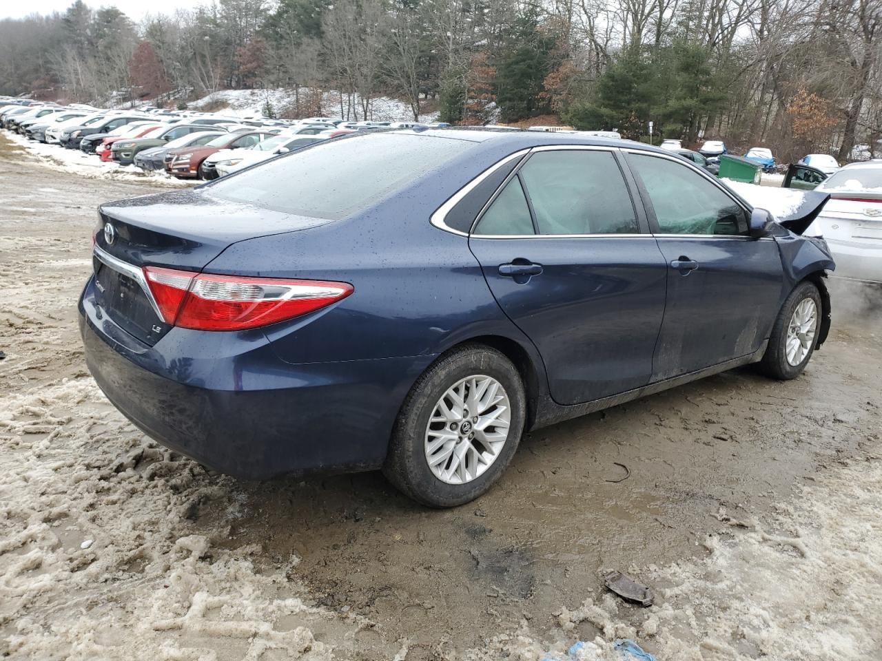 2017 TOYOTA CAMRY LE - Фото 3