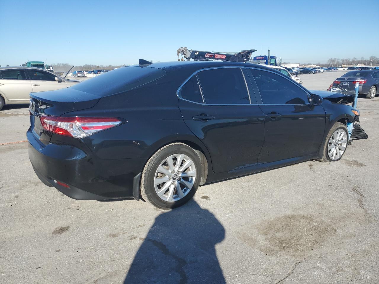 2020 TOYOTA CAMRY LE - Фото 3