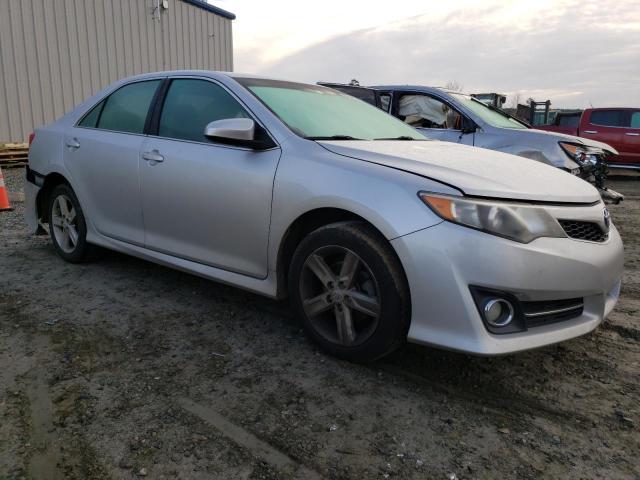 2013 Toyota Camry L - Фото 4