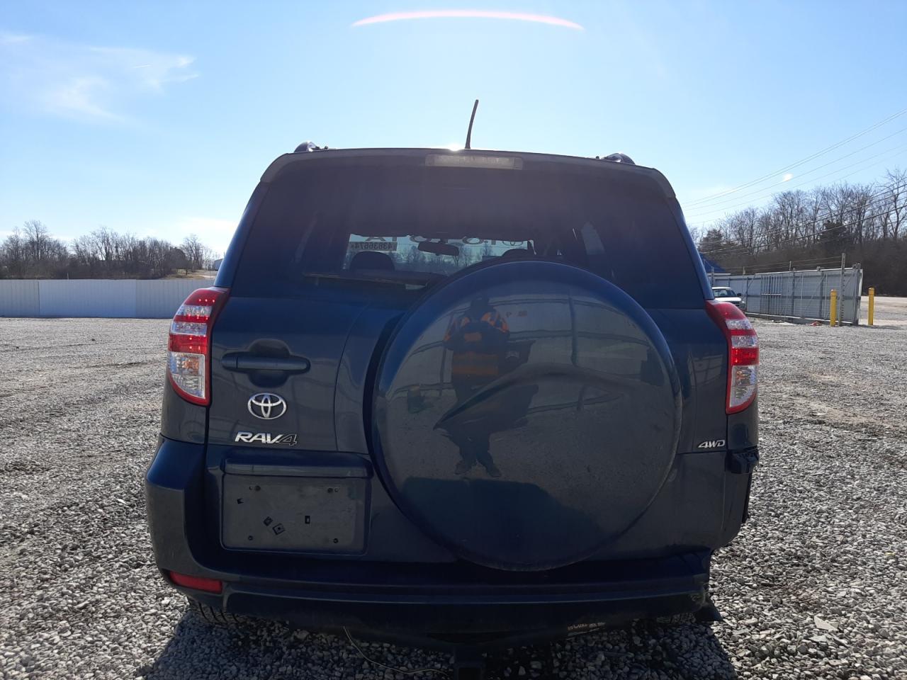 2011 TOYOTA RAV4 - Фото 6