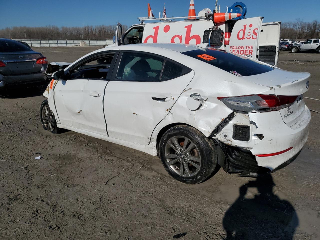 2018 HYUNDAI ELANTRA SE - Image 2