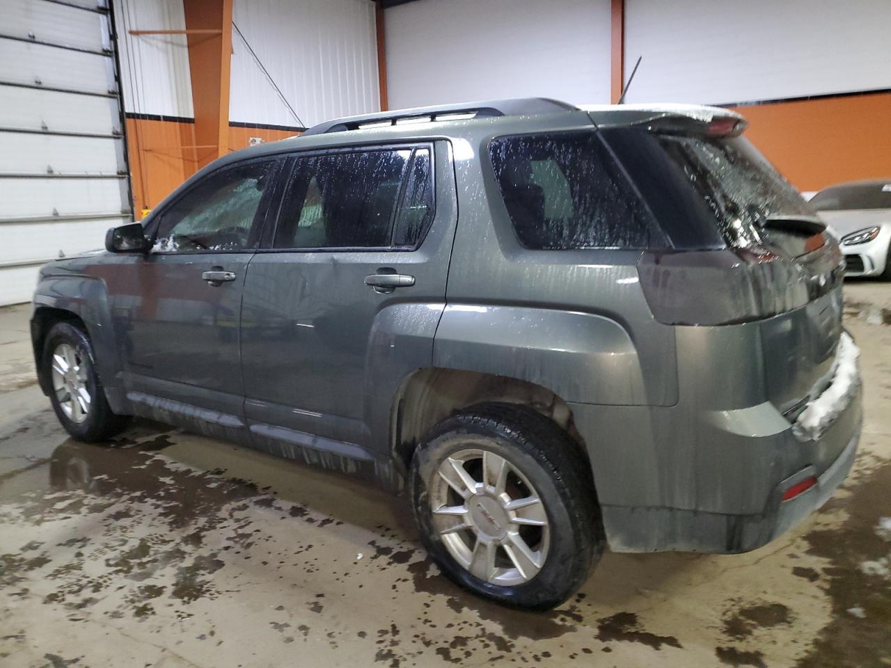 2013 GMC TERRAIN SL - Image 2