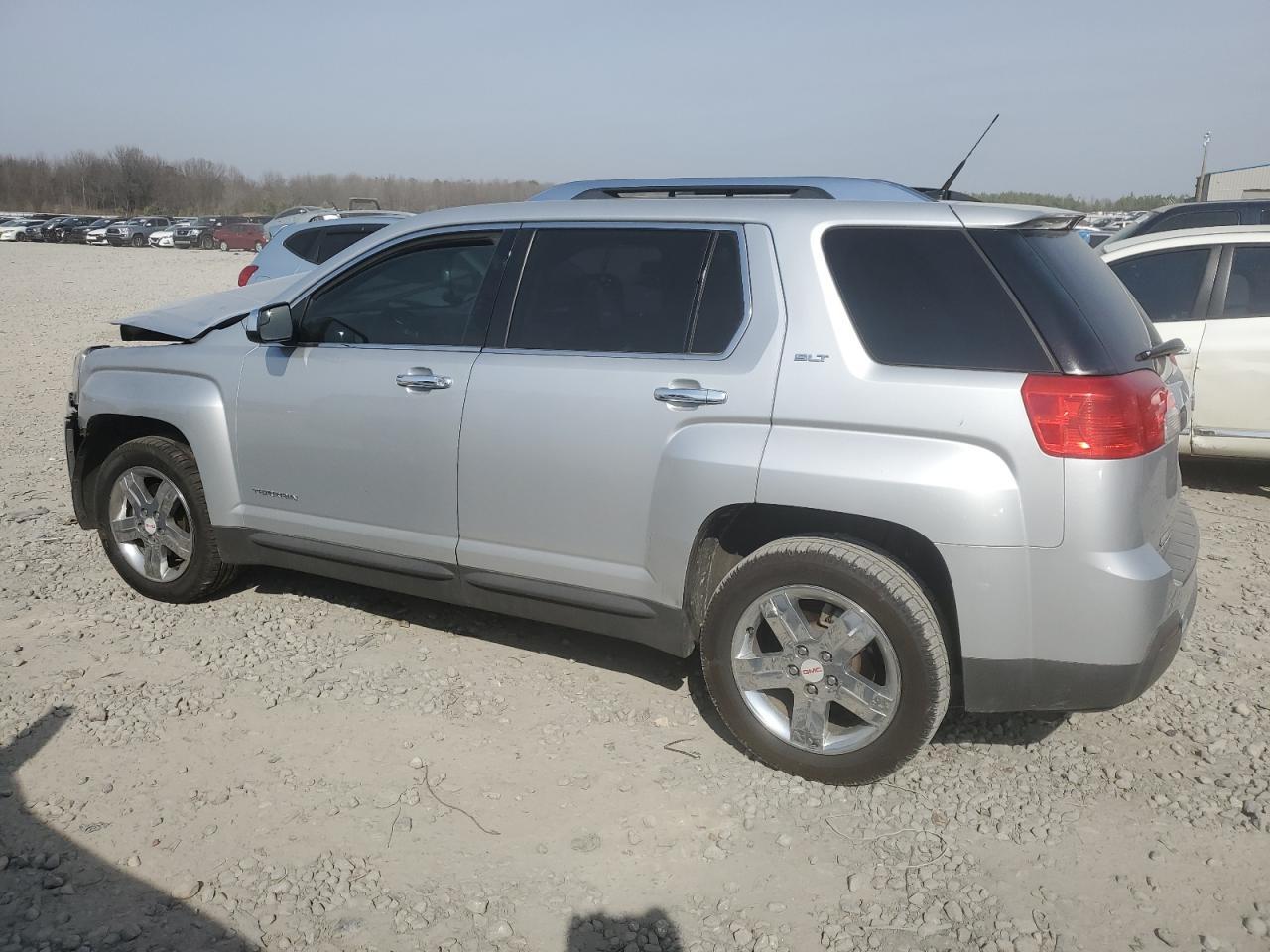 2013 GMC TERRAIN SL - Image 2