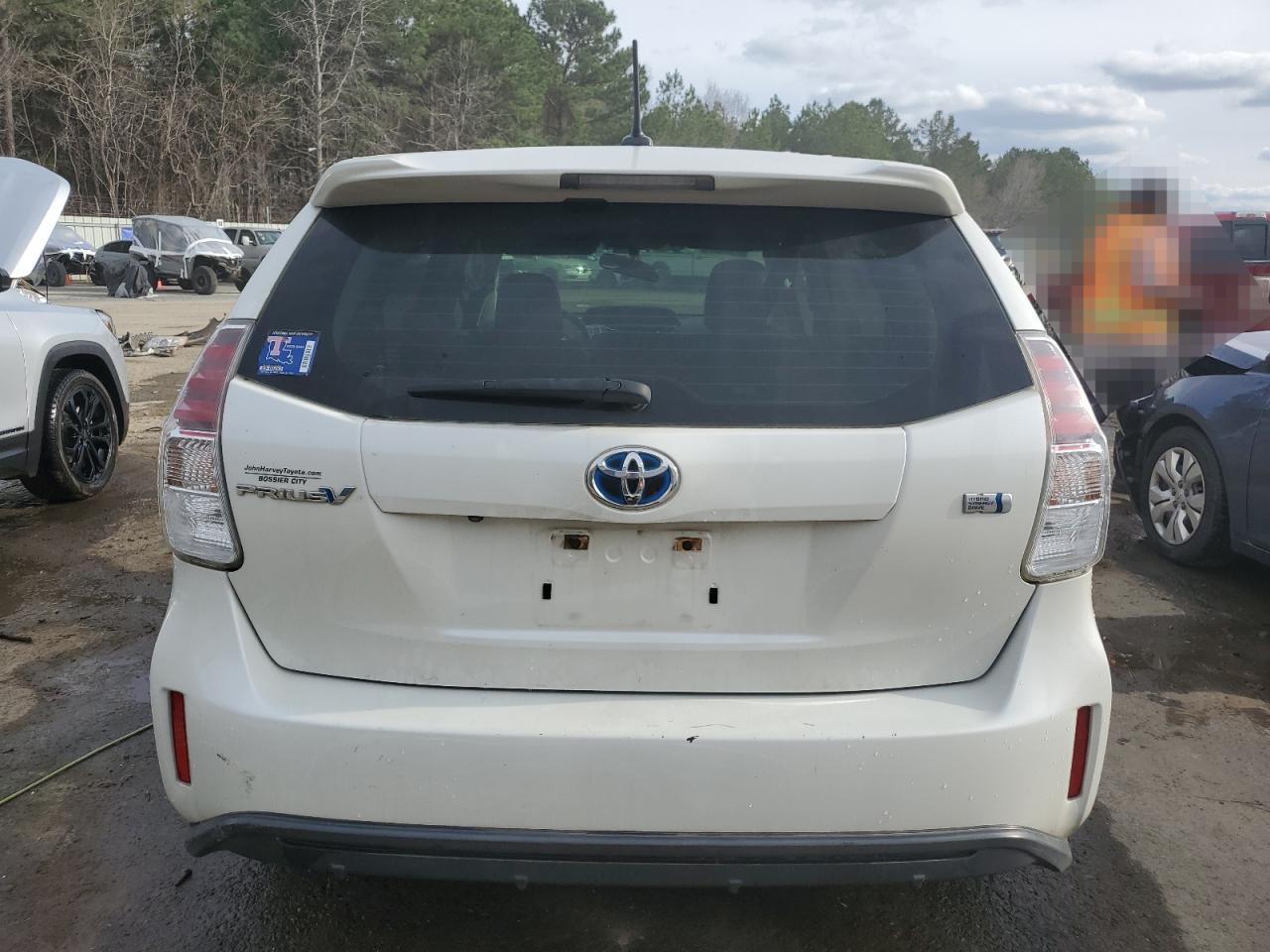 2017 TOYOTA PRIUS V - Image 6