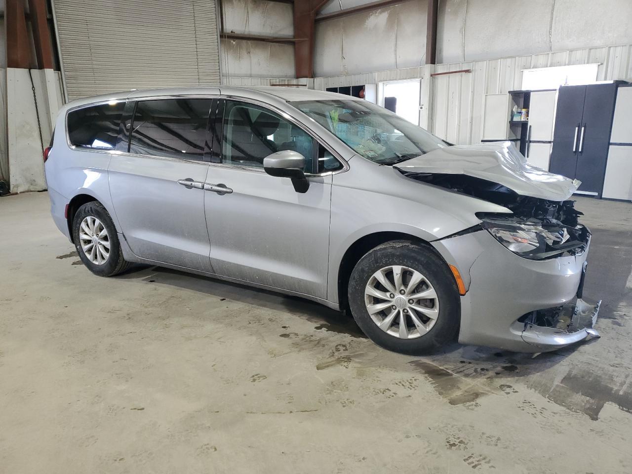 2017 CHRYSLER PACIFICA T - Image 4