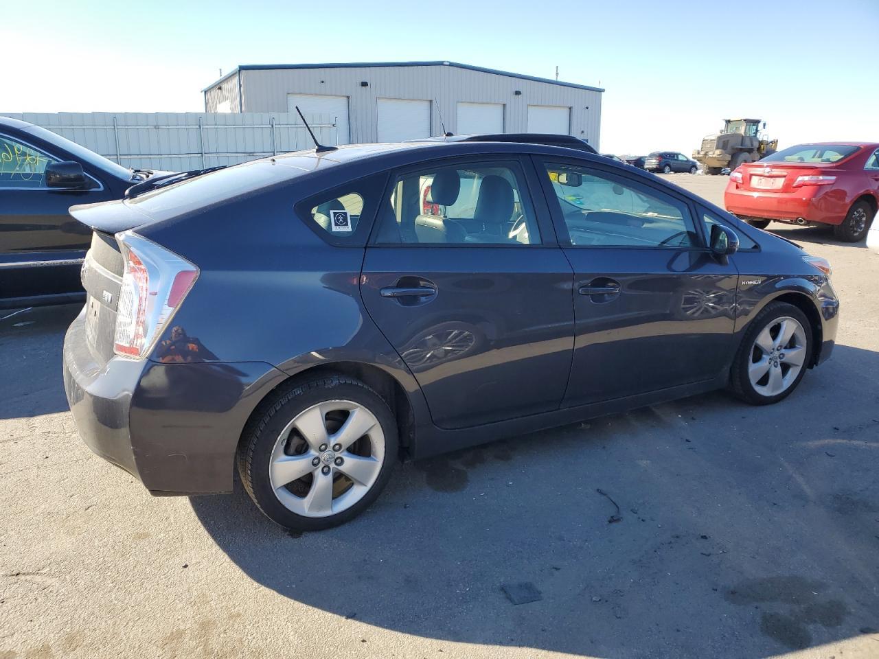 2013 TOYOTA PRIUS - Фото 3