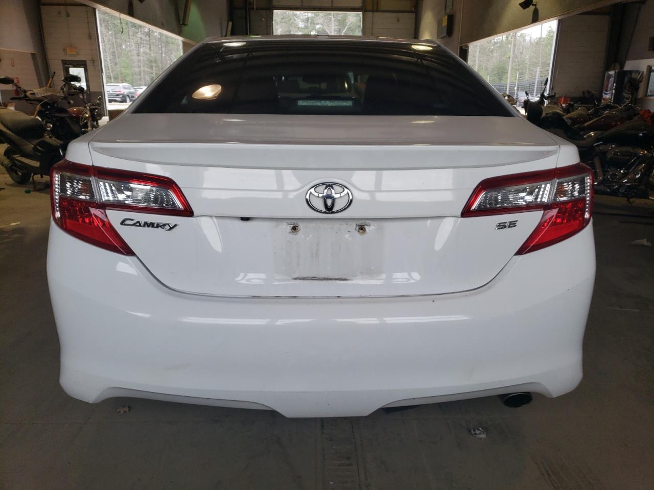 2014 TOYOTA CAMRY L - Image 6