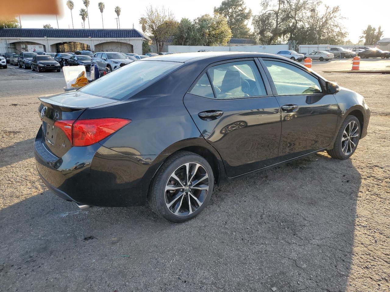 2018 TOYOTA COROLLA L - Image 3