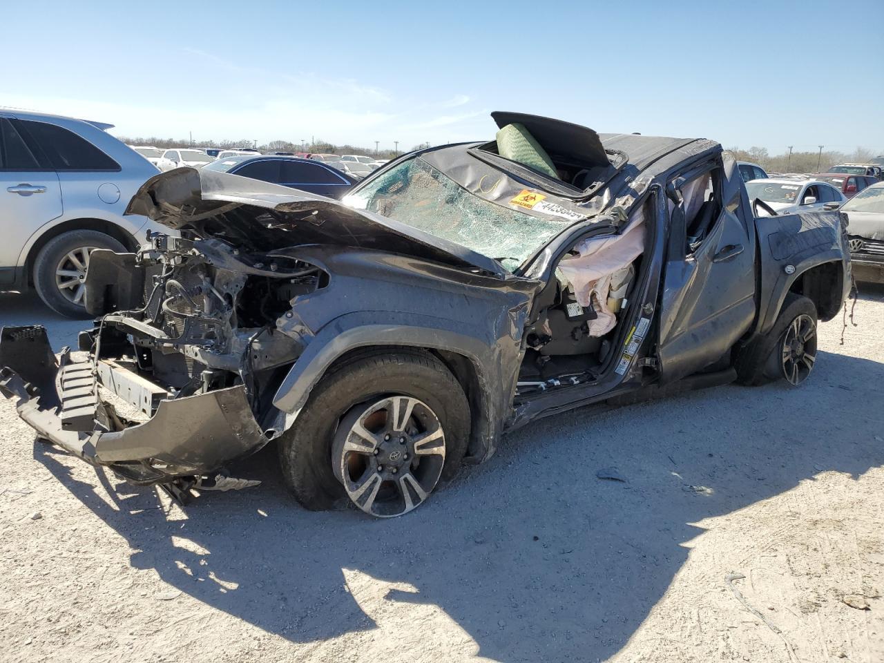 2017 TOYOTA TACOMA DOU