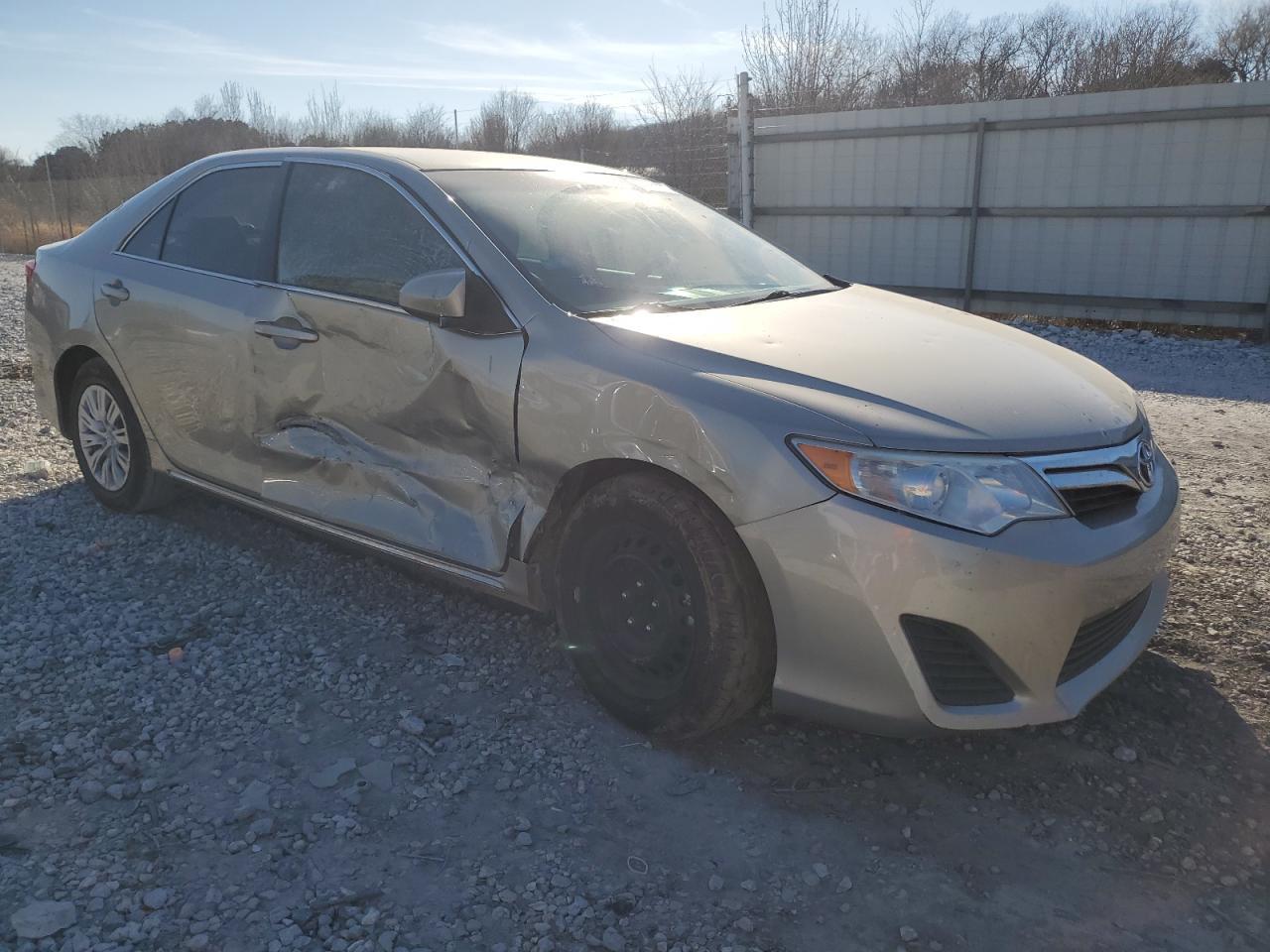 2014 TOYOTA CAMRY L - Image 4