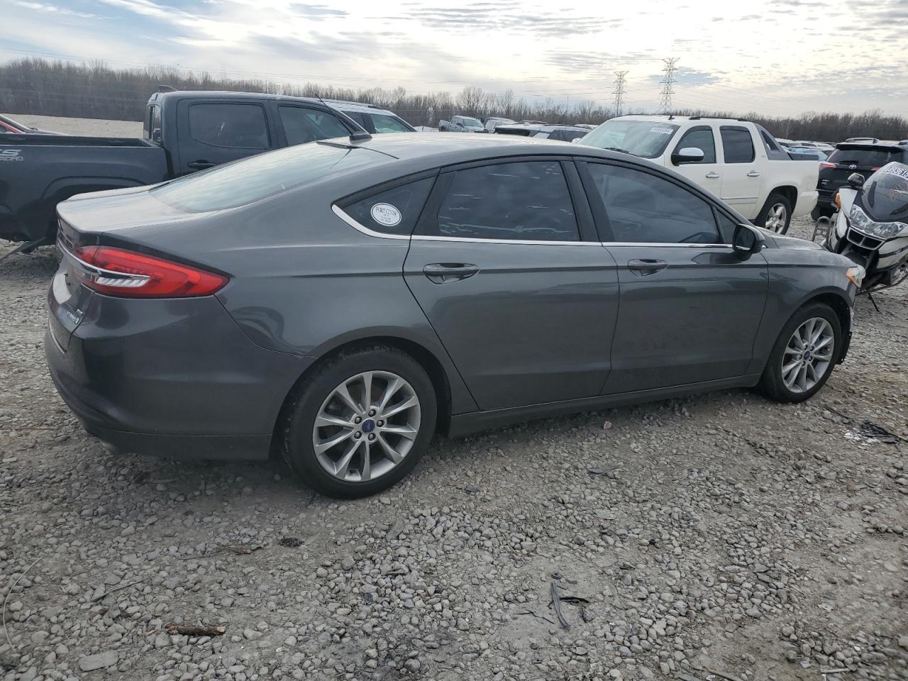 2017 FORD FUSION SE - Фото 3