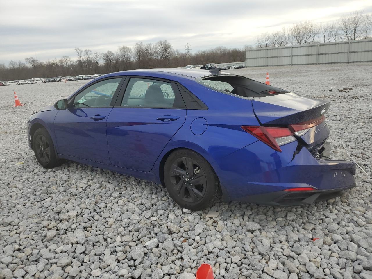 2023 HYUNDAI ELANTRA SE - Фото 2