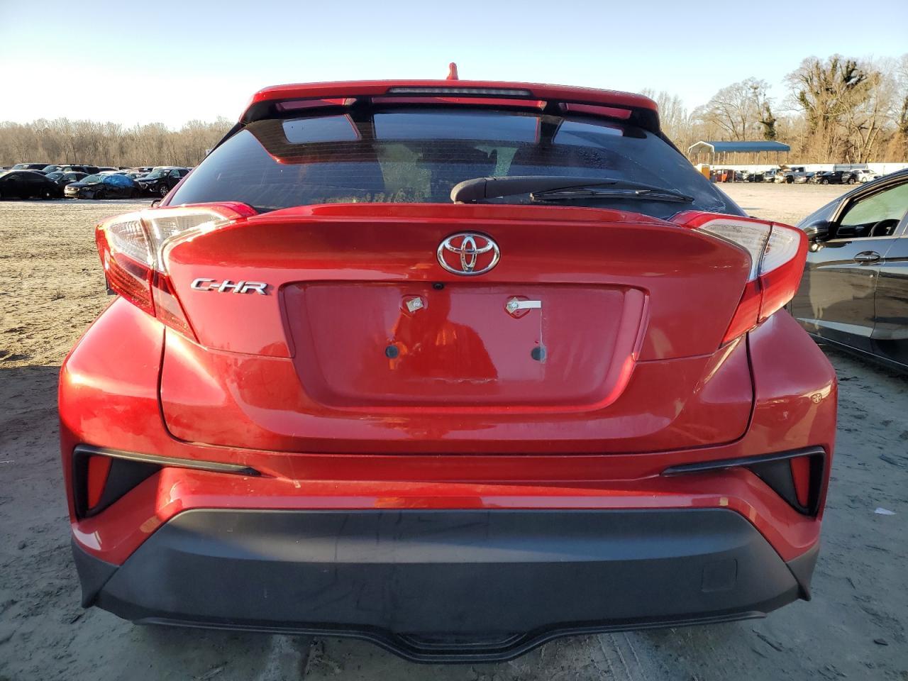 2021 TOYOTA C-HR XLE - Фото 6