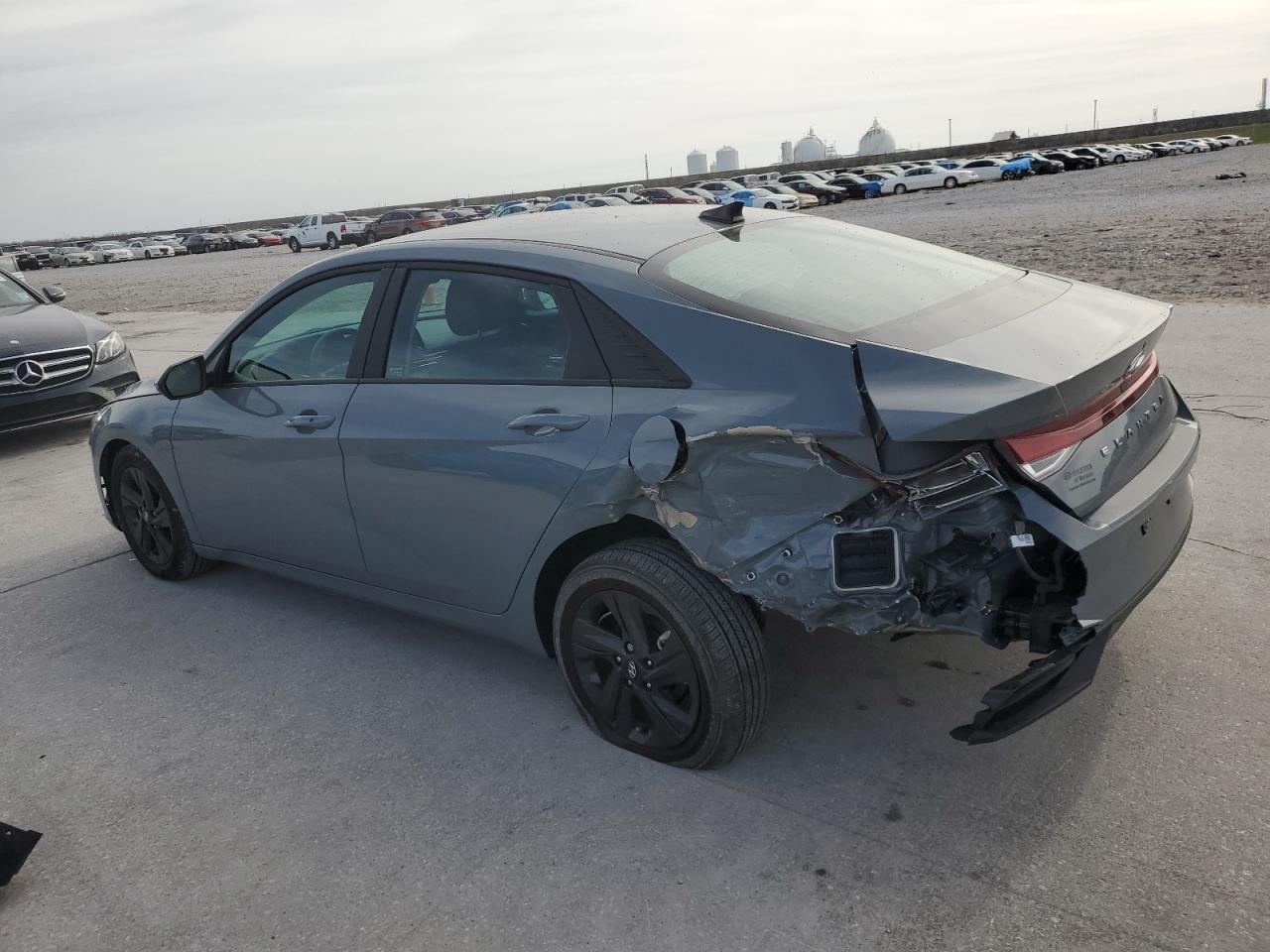 2022 HYUNDAI ELANTRA SE - Фото 2