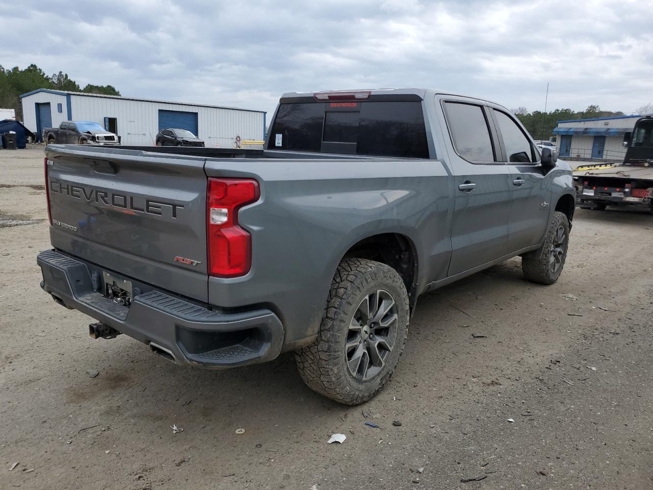 2021 CHEVROLET SILVERADO - Фото 3