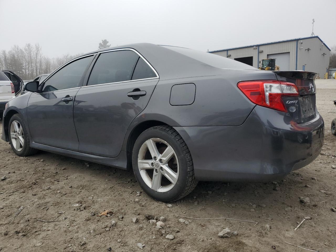 2014 TOYOTA CAMRY L - Фото 2